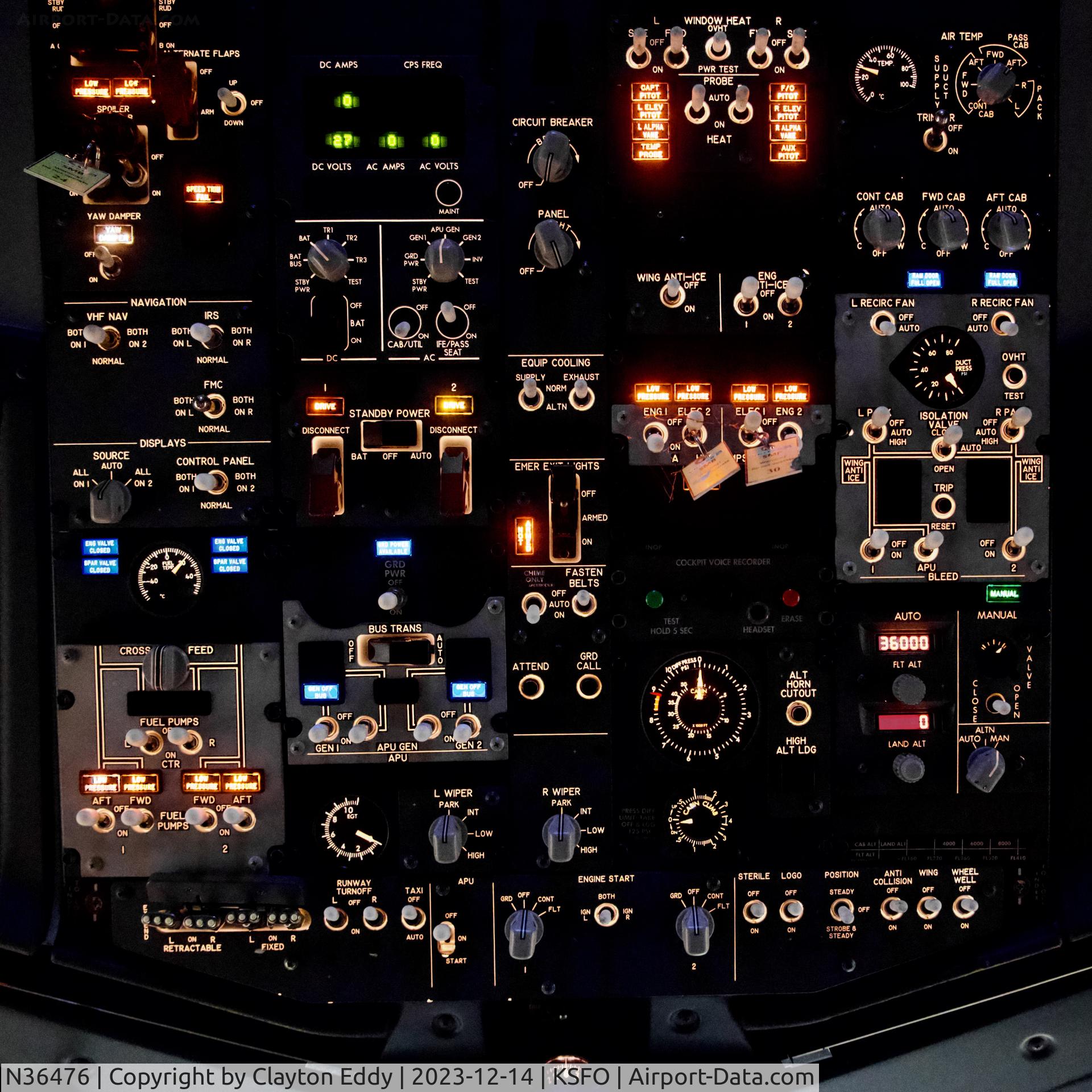 N36476, 2013 Boeing 737-924/ER C/N 38703, Overhead panel SFO 2023.