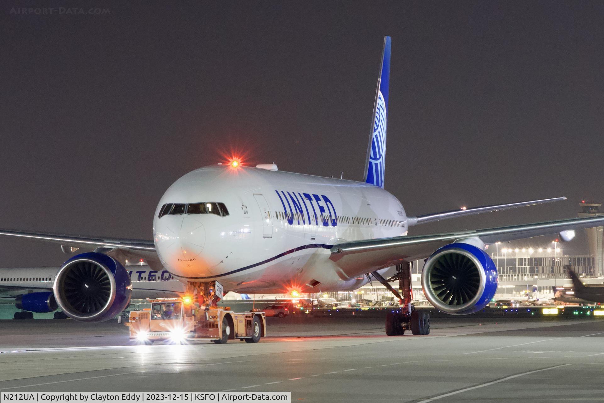 N212UA, 2000 Boeing 777-222 C/N 30218, SFO 2023.