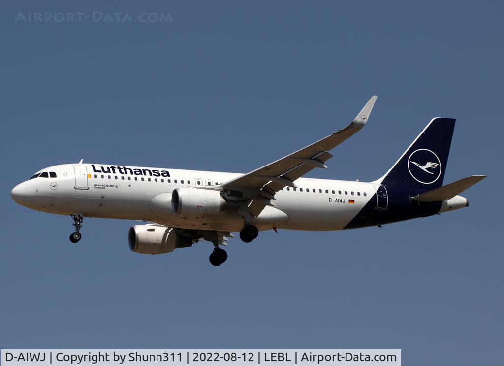 D-AIWJ, 2019 Airbus A320-214 C/N 9052, Landing rwy 24R