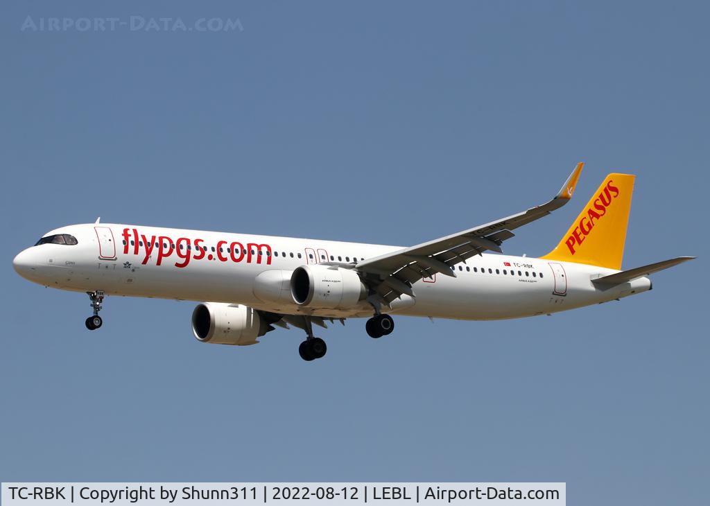 TC-RBK, 2022 Airbus A321-251NX C/N 10679, Landing rwy 24R
