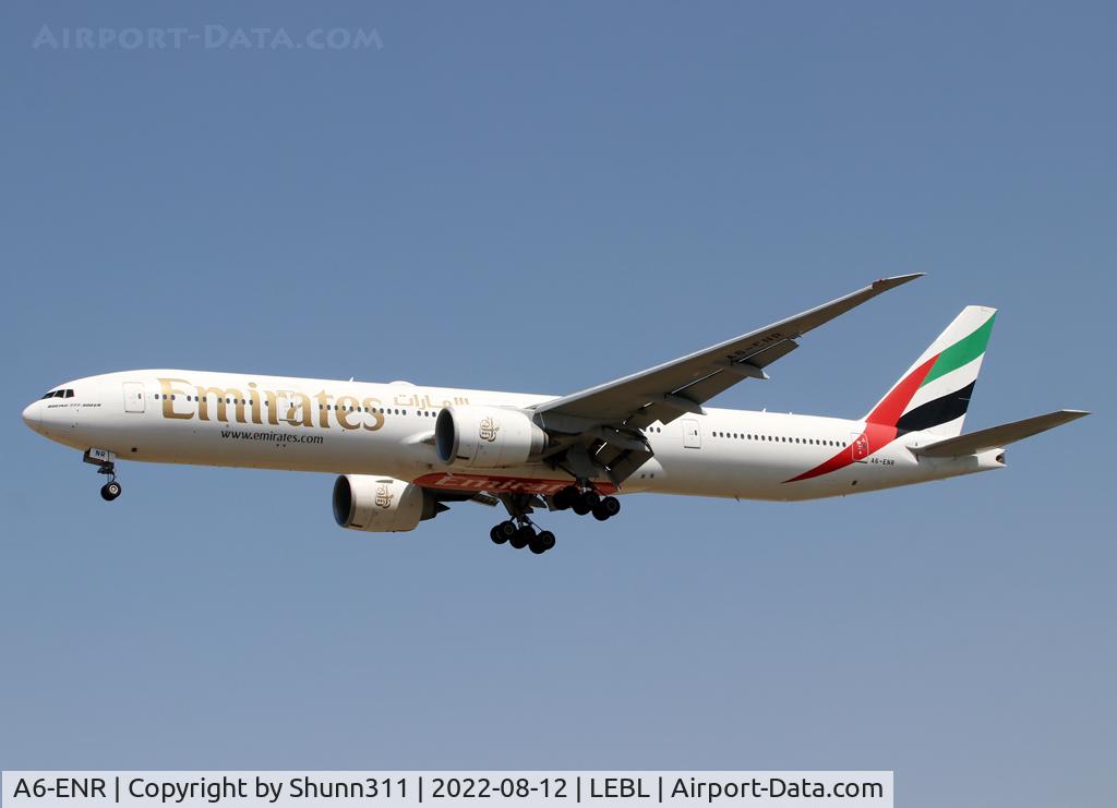 A6-ENR, 2014 Boeing 777-31H/ER C/N 41364, Landing rwy 24R