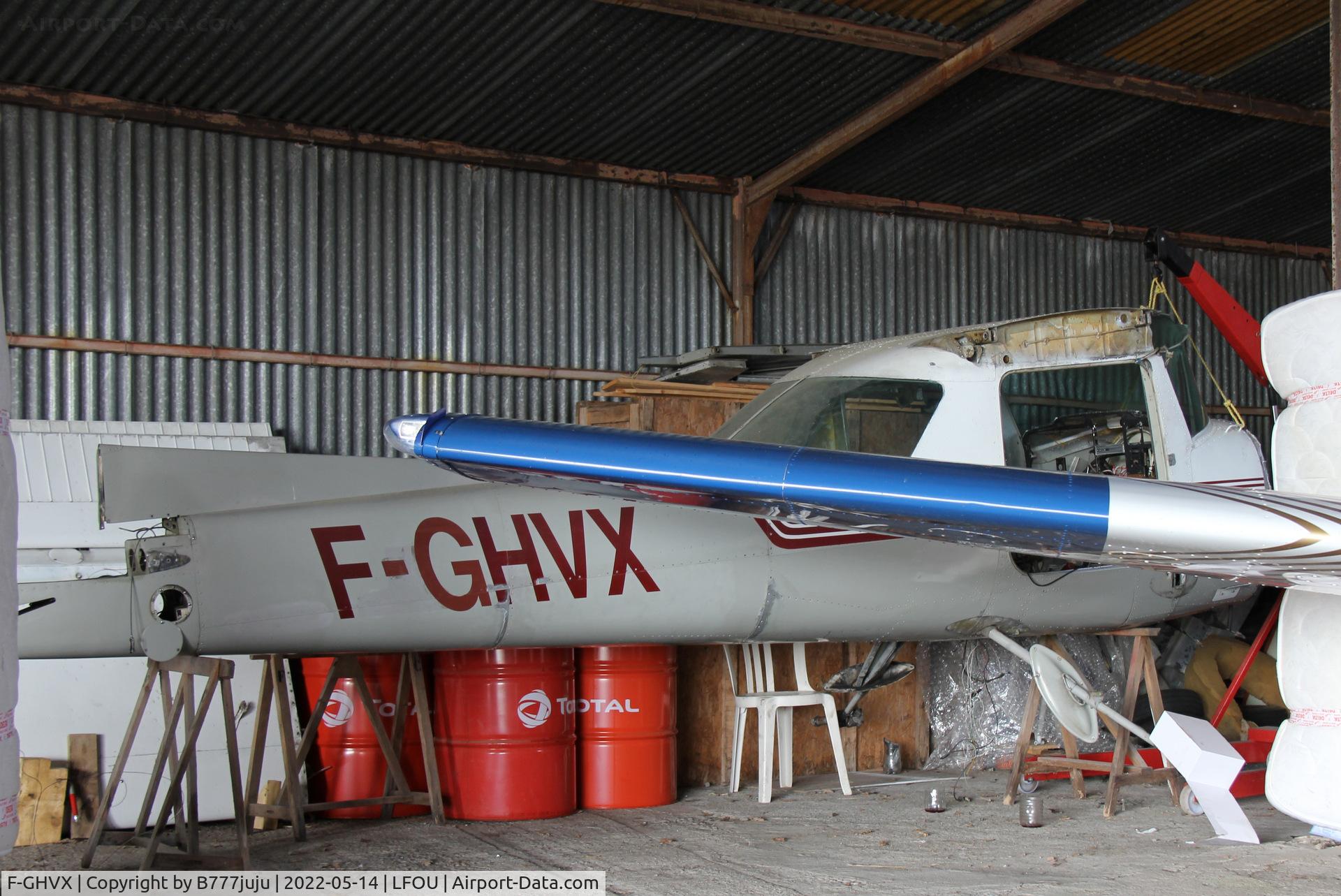 F-GHVX, Reims F152 C/N 152-85449, on check during Helico 2022 Cholet