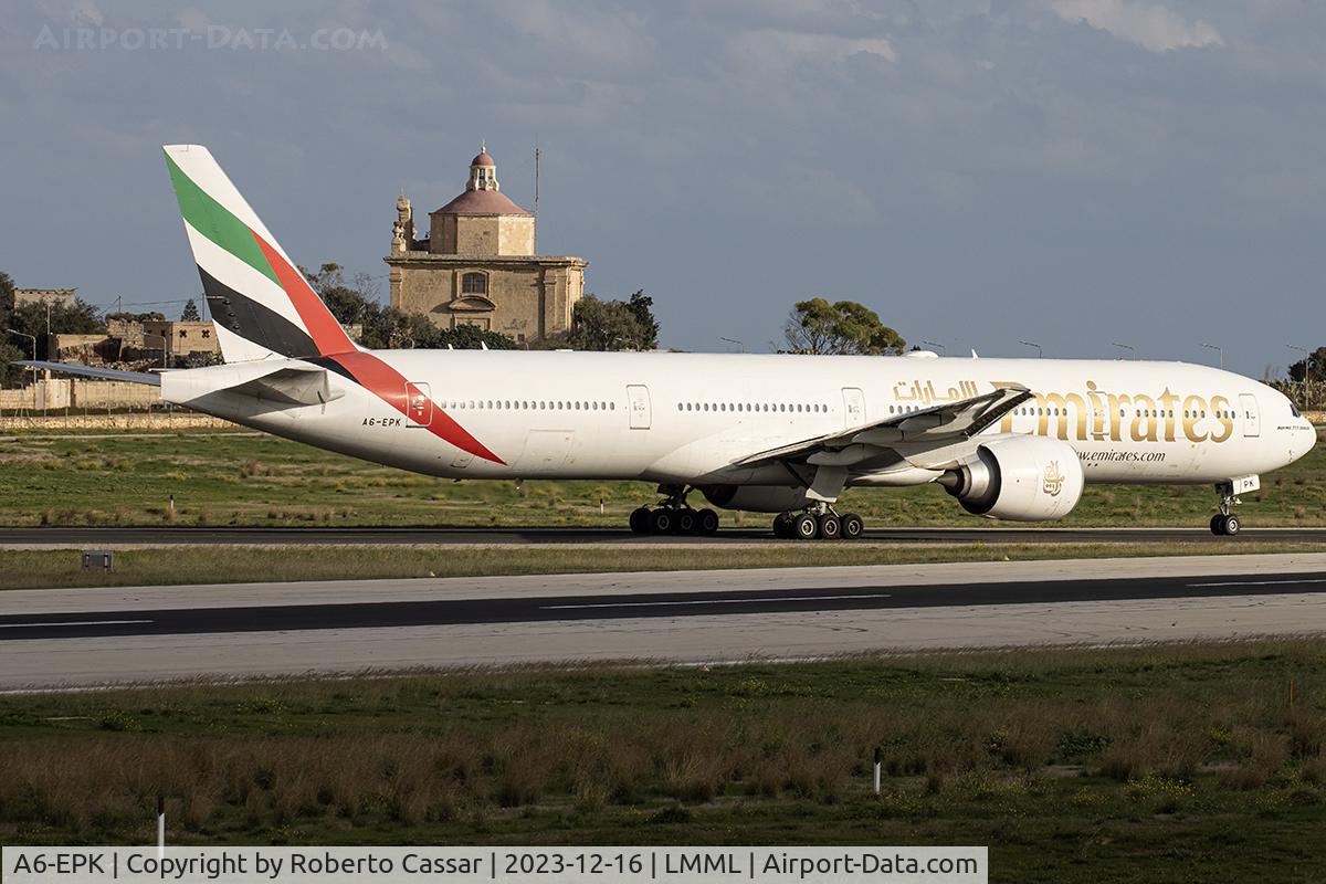 A6-EPK, 2016 Boeing 777-31H/ER C/N 42330/1379, Charlie