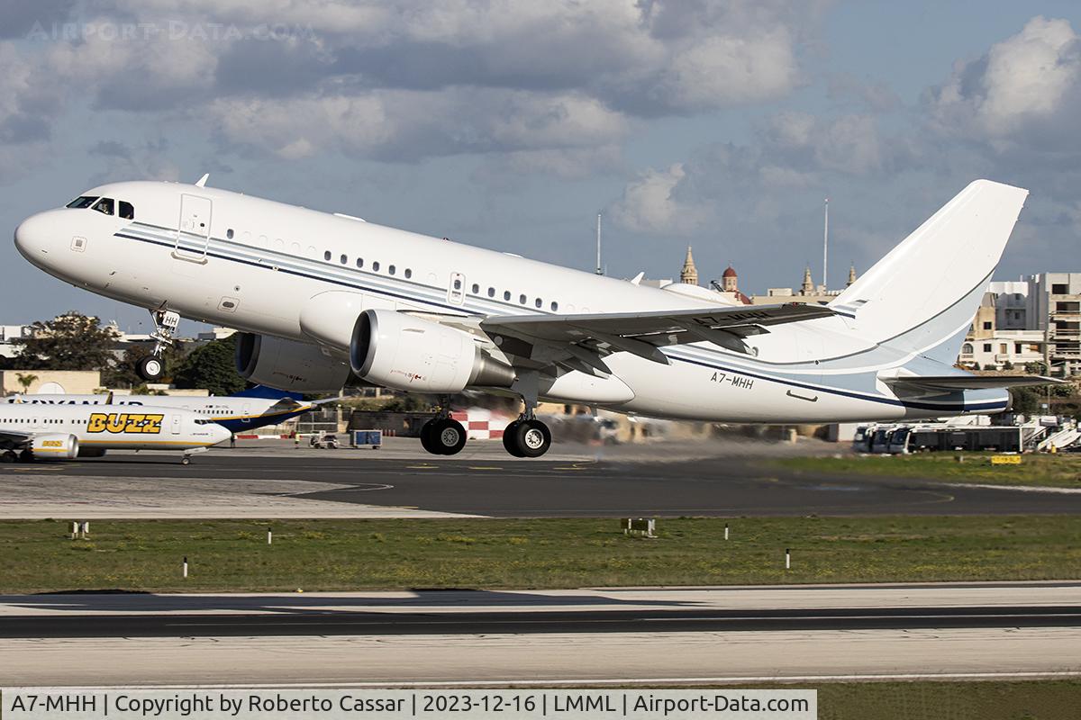 A7-MHH, 2009 Airbus ACJ319 (A319-115/CJ) C/N 3994, Runway 31