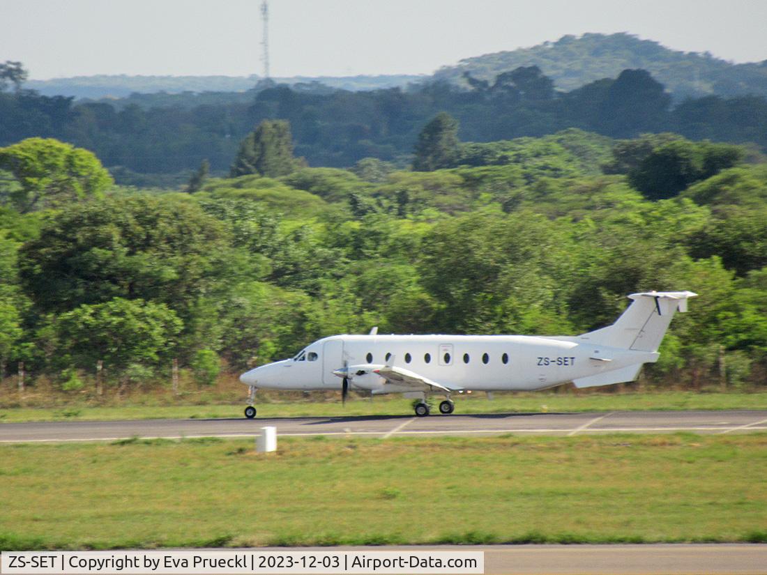 ZS-SET, 1996 Beech 1900D C/N UE-265, Lusaka Kenneth Kuanda International Airport, Zambia