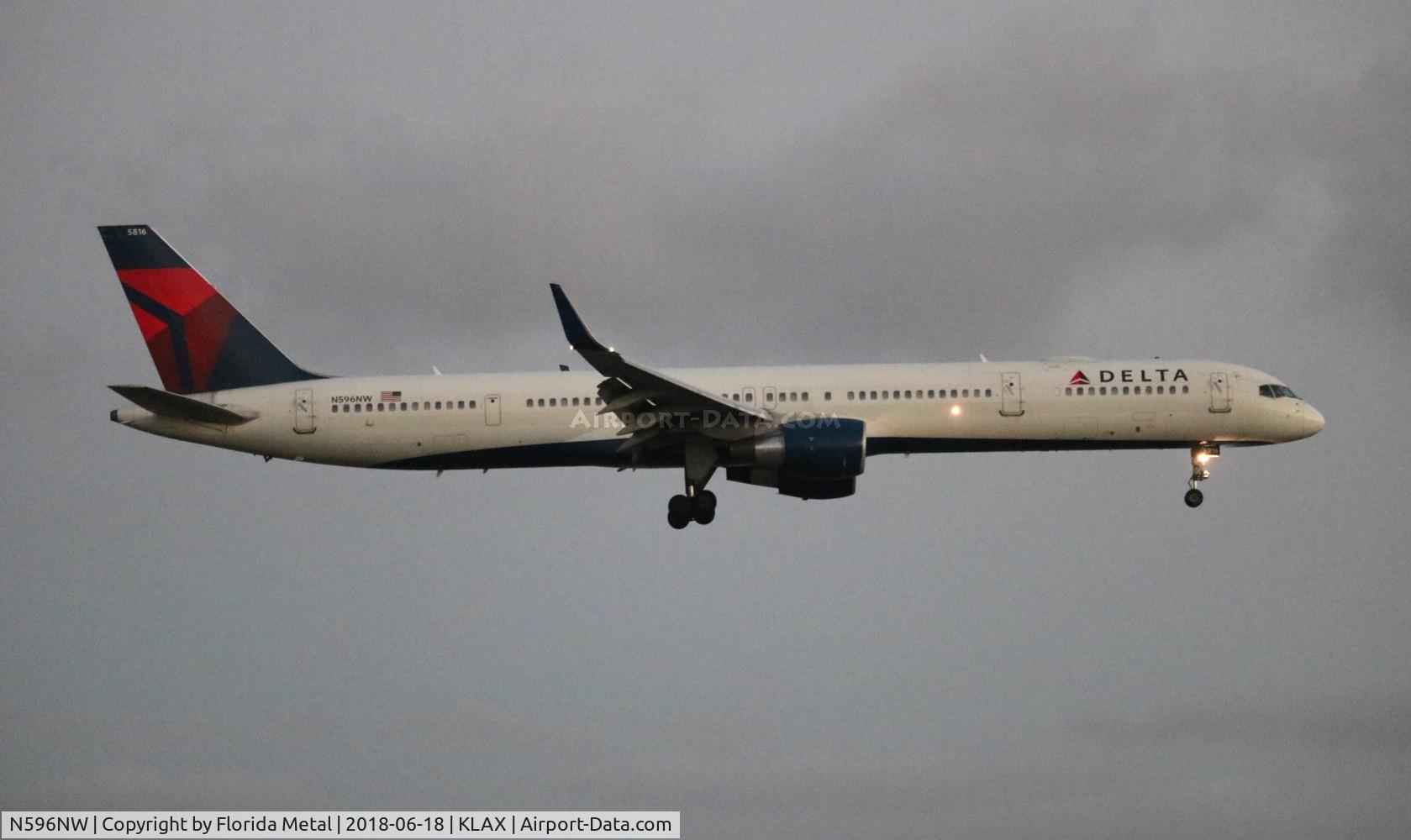 N596NW, 2003 Boeing 757-351 C/N 32996, DAL 753 zx