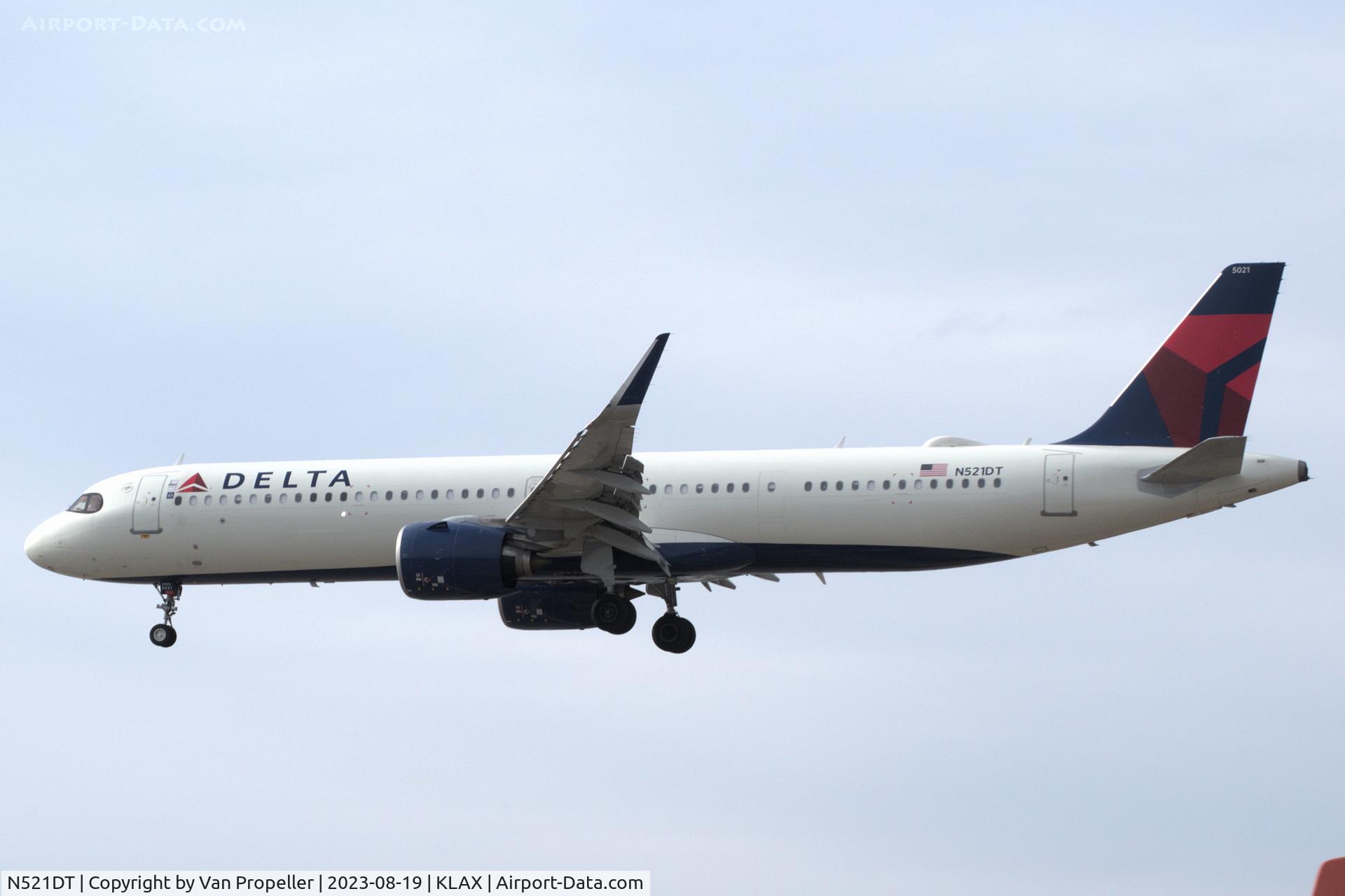 N521DT, 2022 Airbus A321-271NX C/N 11082, Delta Air Lines Airbus A321-271NX in final approach to LAX.