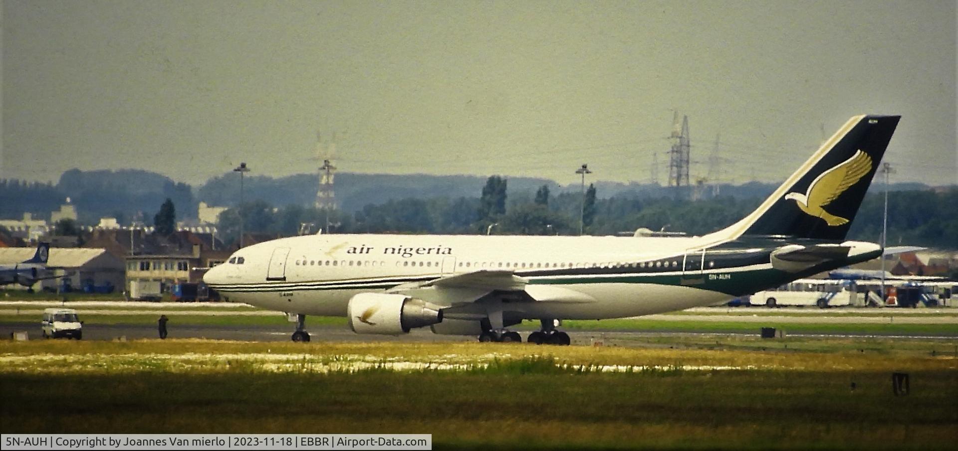 5N-AUH, 1984 Airbus A310-222 C/N 340, ex-slide