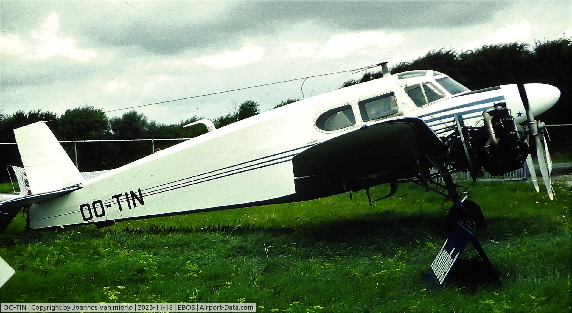 OO-TIN, 1943 Cessna UC-78 Bobcat C/N 5253, ex-slide