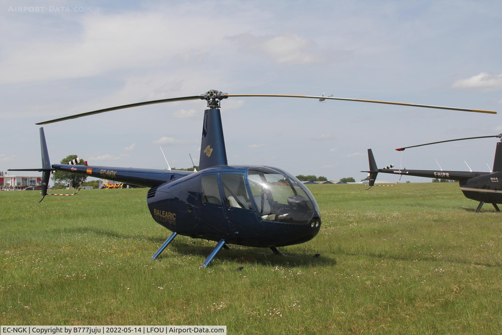 EC-NGK, Robinson R44  Raven C/N 1251, at Helico 2022 Cholet