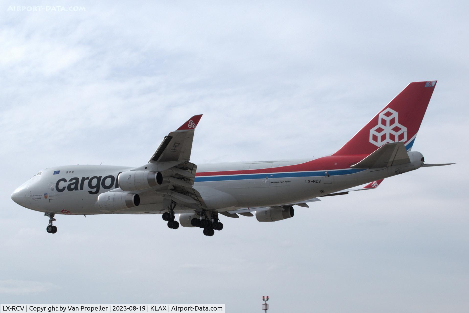 LX-RCV, 1999 Boeing 747-4R7F C/N 30400, Cargolux Boeing 747-4R7F on final approach to LAX