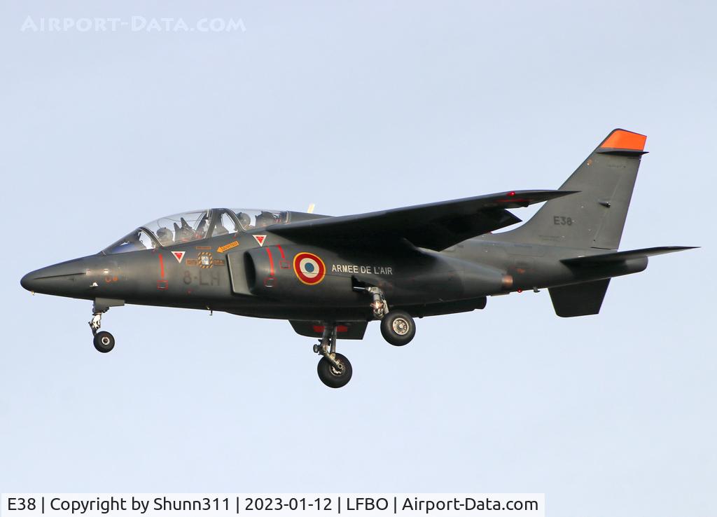 E38, Dassault-Dornier Alpha Jet E C/N E38, Landing rwy 32L with 8-LH code