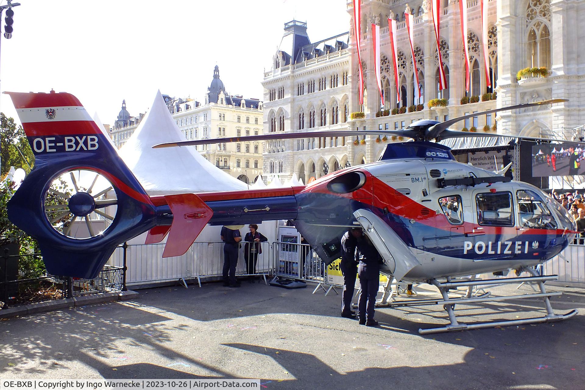 OE-BXB, 2009 Eurocopter EC-135P-2+ C/N 0783, Eurocopter EC135P2+ of the austrian police at the Austrian National Day celebrations in Vienna (Nationalfeiertag 2023, Wien Sicherheitsfest) in front of the old town hall