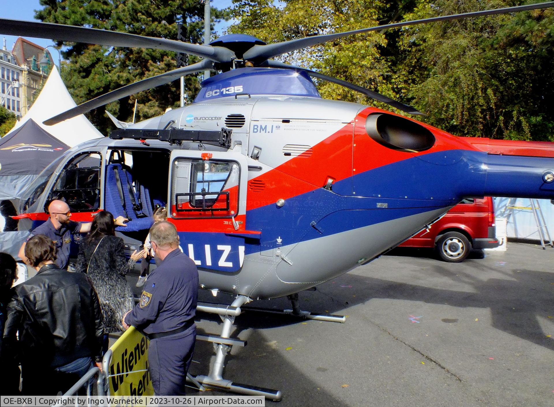 OE-BXB, 2009 Eurocopter EC-135P-2+ C/N 0783, Eurocopter EC135P2+ of the austrian police at the Austrian National Day celebrations in Vienna (Nationalfeiertag 2023, Wien Sicherheitsfest) in front of the old town hall