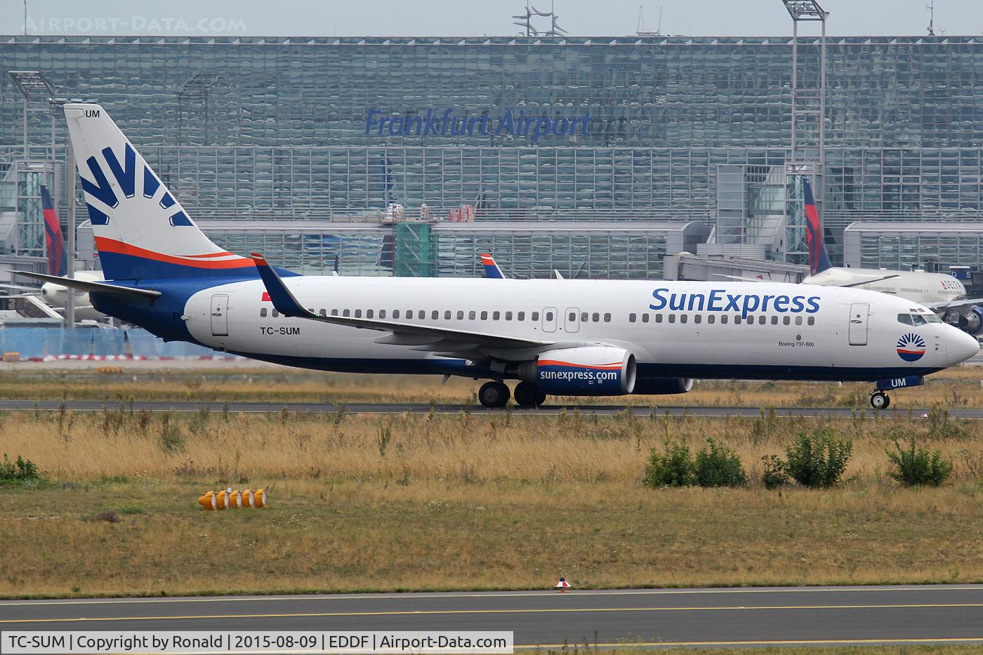 TC-SUM, 1999 Boeing 737-85F C/N 28826, at fra