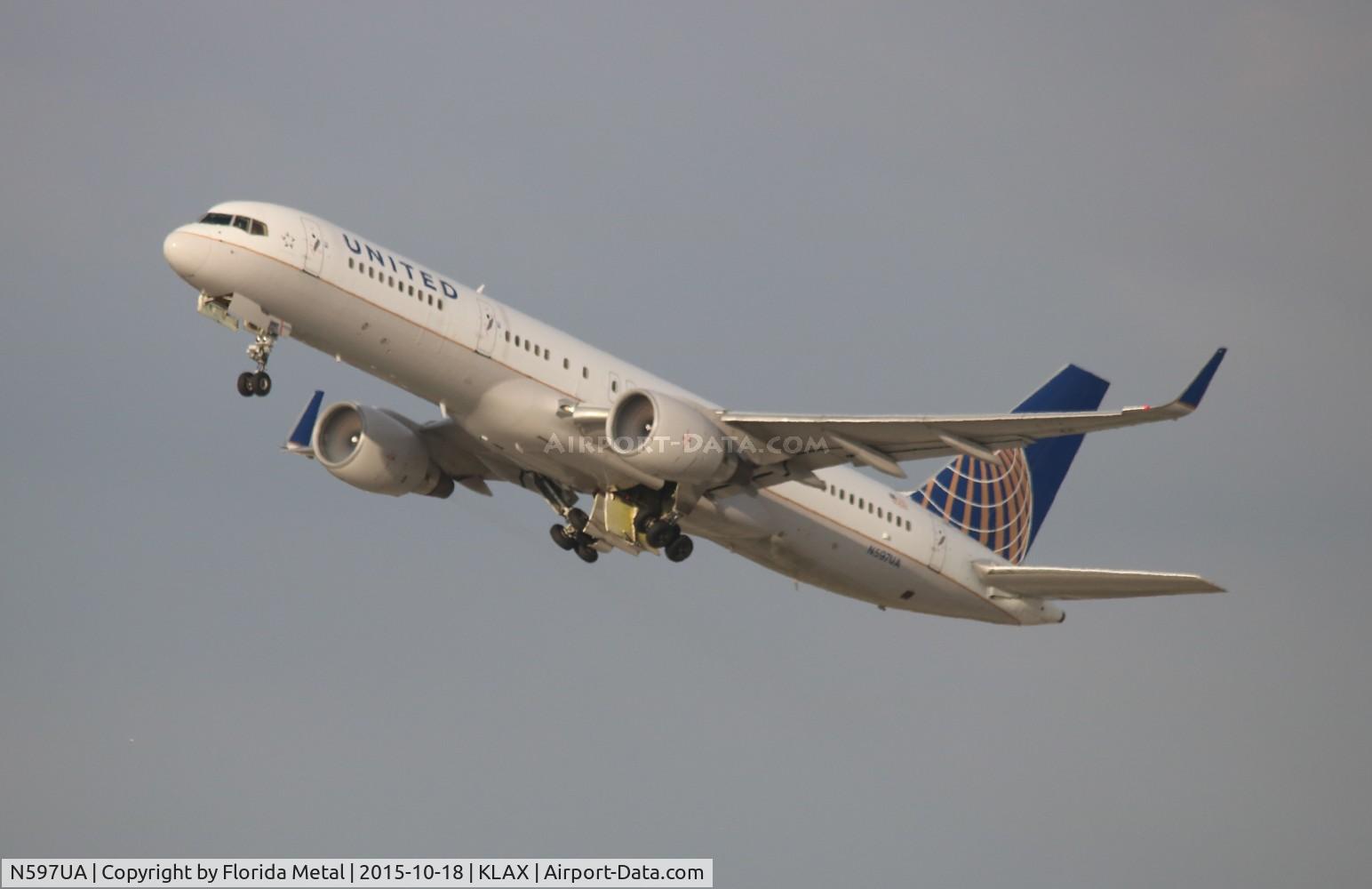 N597UA, 1998 Boeing 757-222 C/N 28750, UAL 752 oc zx