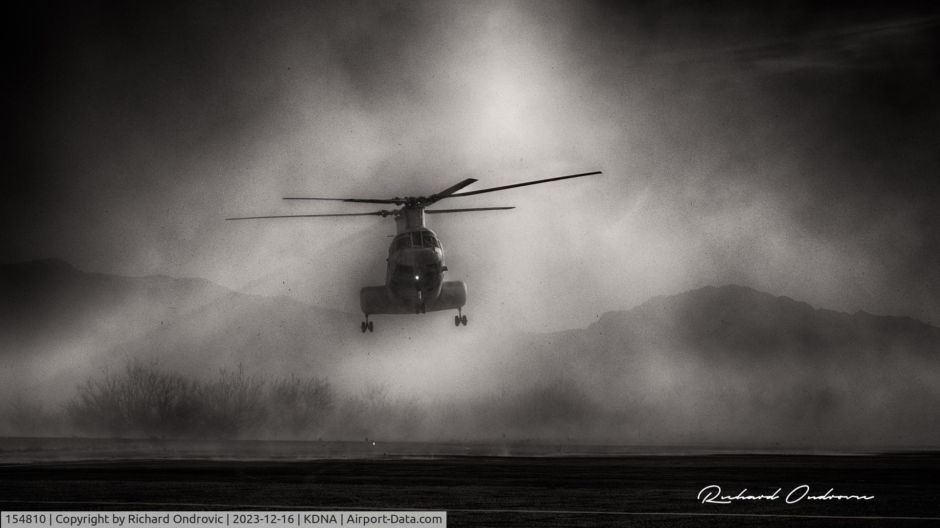 154810, Boeing Vertol CH-46E Sea Knight C/N 2417, Refuel at KDNA on way from Pima to Houston Museum
