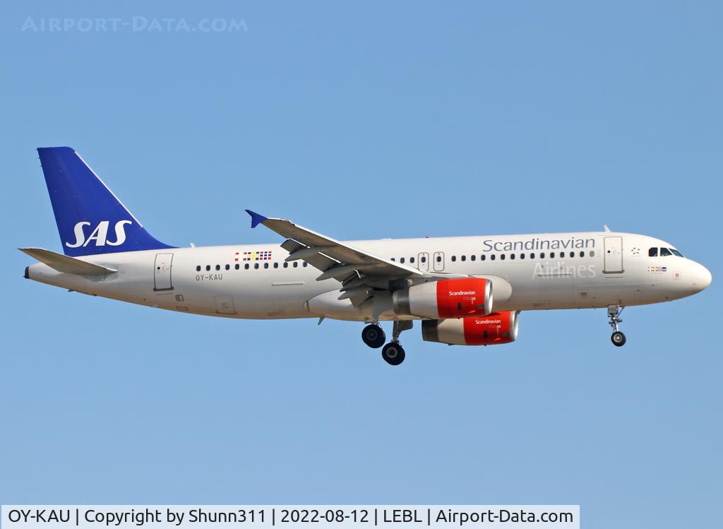 OY-KAU, 2007 Airbus A320-232 C/N 3227, Landing rwy 24R
