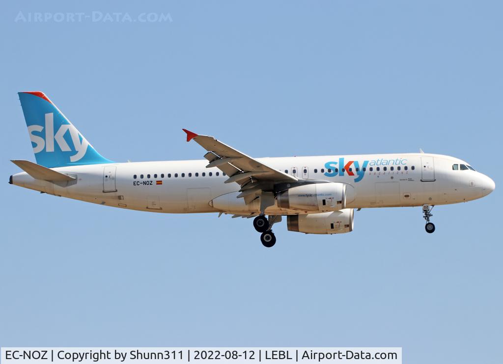 EC-NOZ, 2009 Airbus A320-232 C/N 4113, Landing rwy 24R... Air Arabia Maroc flight...