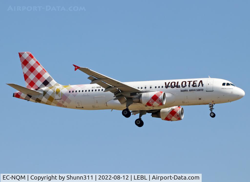 EC-NQM, 2011 Airbus A320-214 C/N 4589, Landing rwy 24R