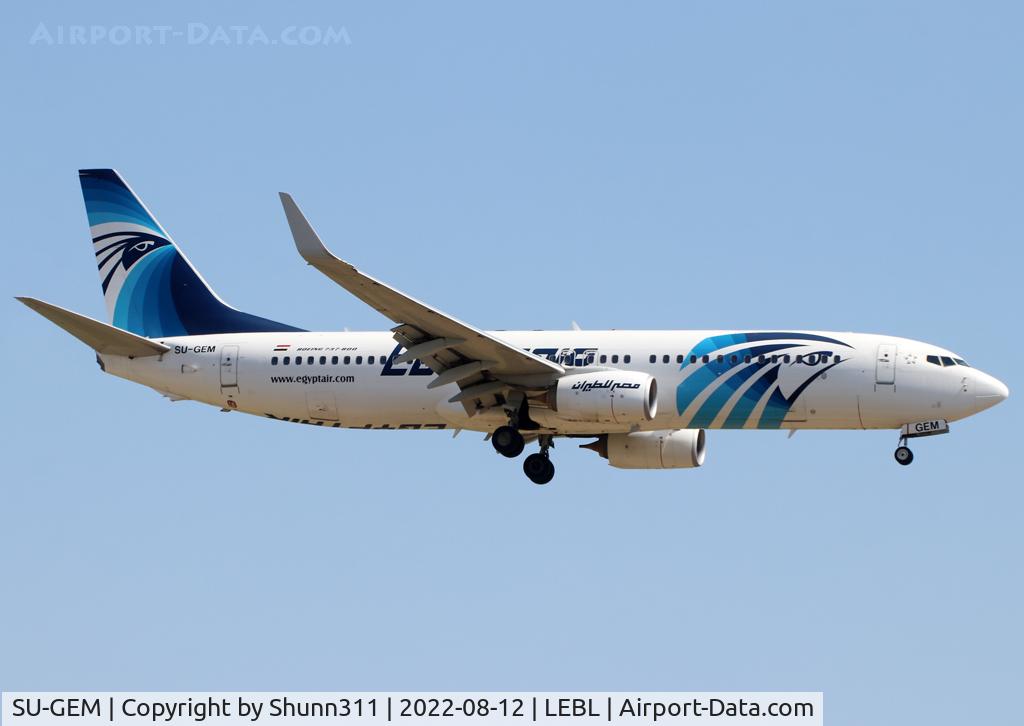 SU-GEM, 2017 Boeing 737-866 C/N 63805, Landing rwy 24R