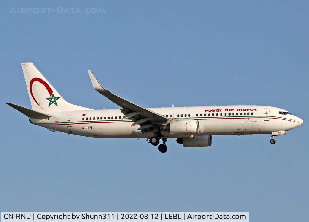CN-RNU, 2002 Boeing 737-8B6 C/N 28987, Landing rwy 24R