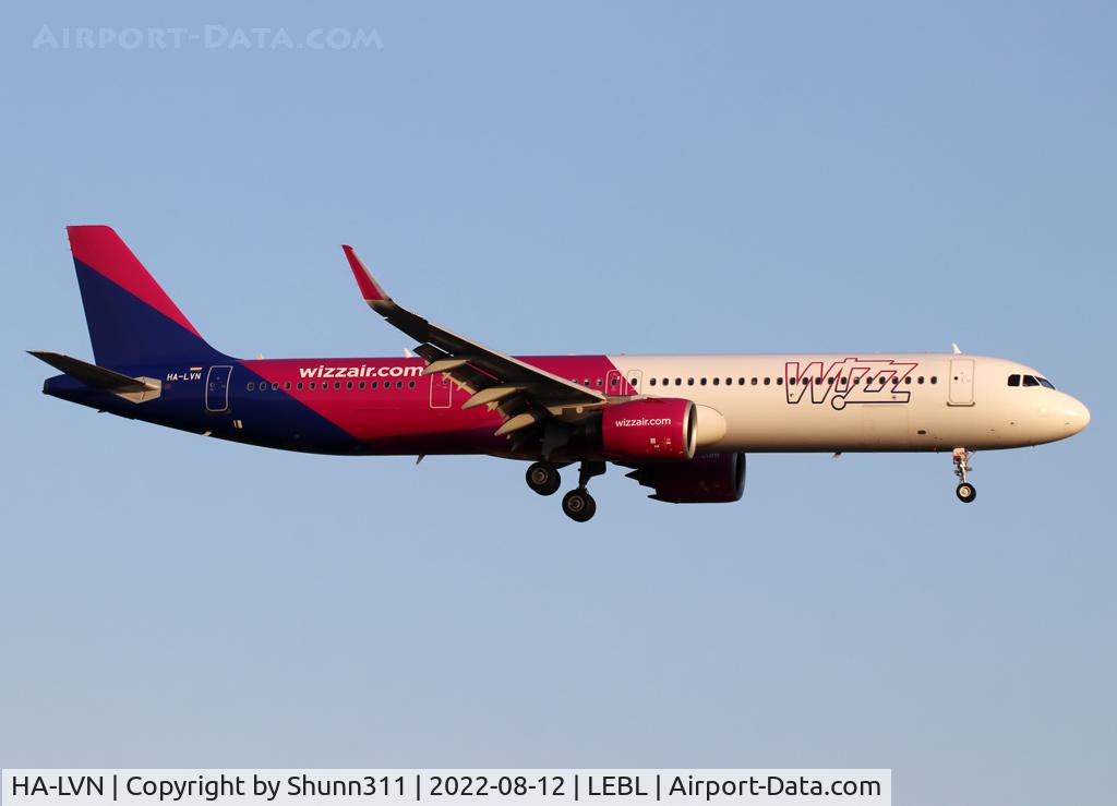 HA-LVN, 2020 Airbus A321-271NX C/N 10050, Landing rwy 24R