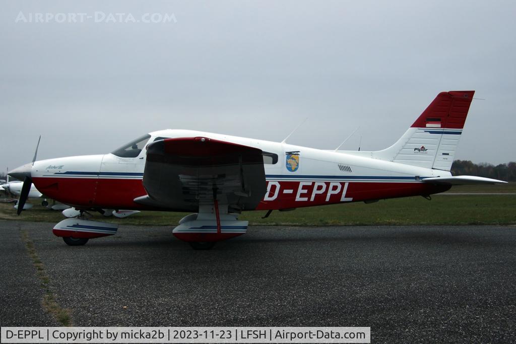 D-EPPL, Piper PA-28-181 Archer III C/N 28-43044, Parked