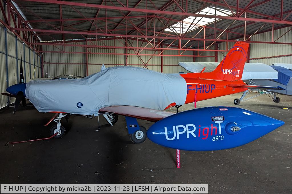 F-HIUP, 1972 SIAI-Marchetti SF-260 C/N 2-47, Parked