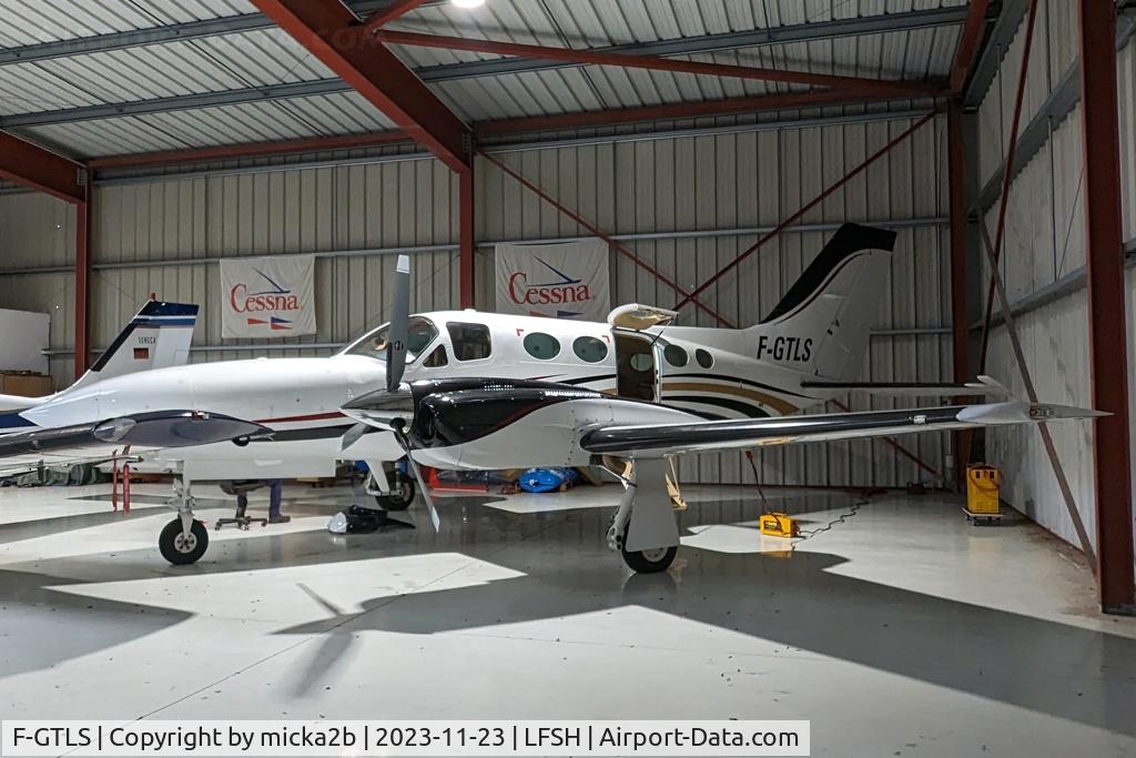 F-GTLS, Cessna 421C III Golden Eagle C/N 421C-0805, Parked