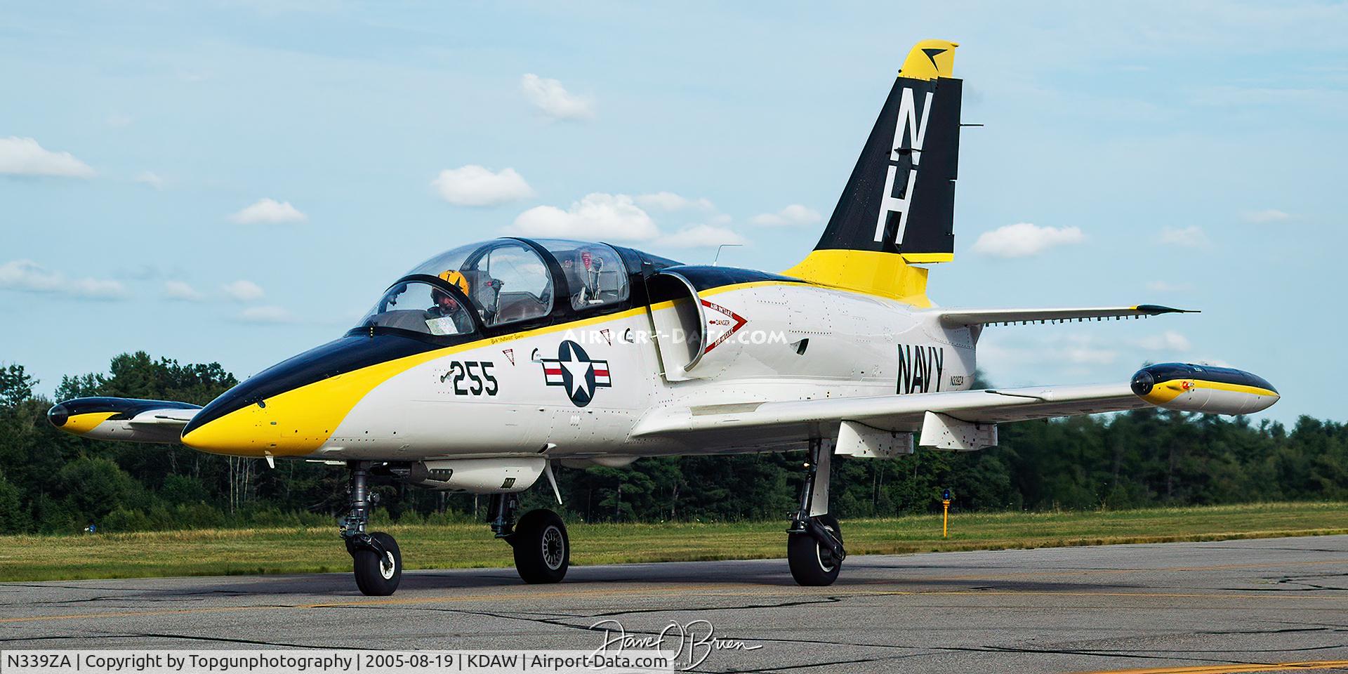 N339ZA, Aero L-39ZA Albatros C/N 332650, Dan McCue bringing her back to the hanger.