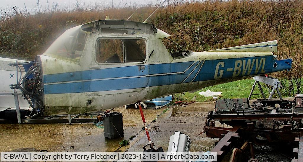 G-BWVL, 1976 Cessna 150M C/N 150-77229, At Enstone Airfield