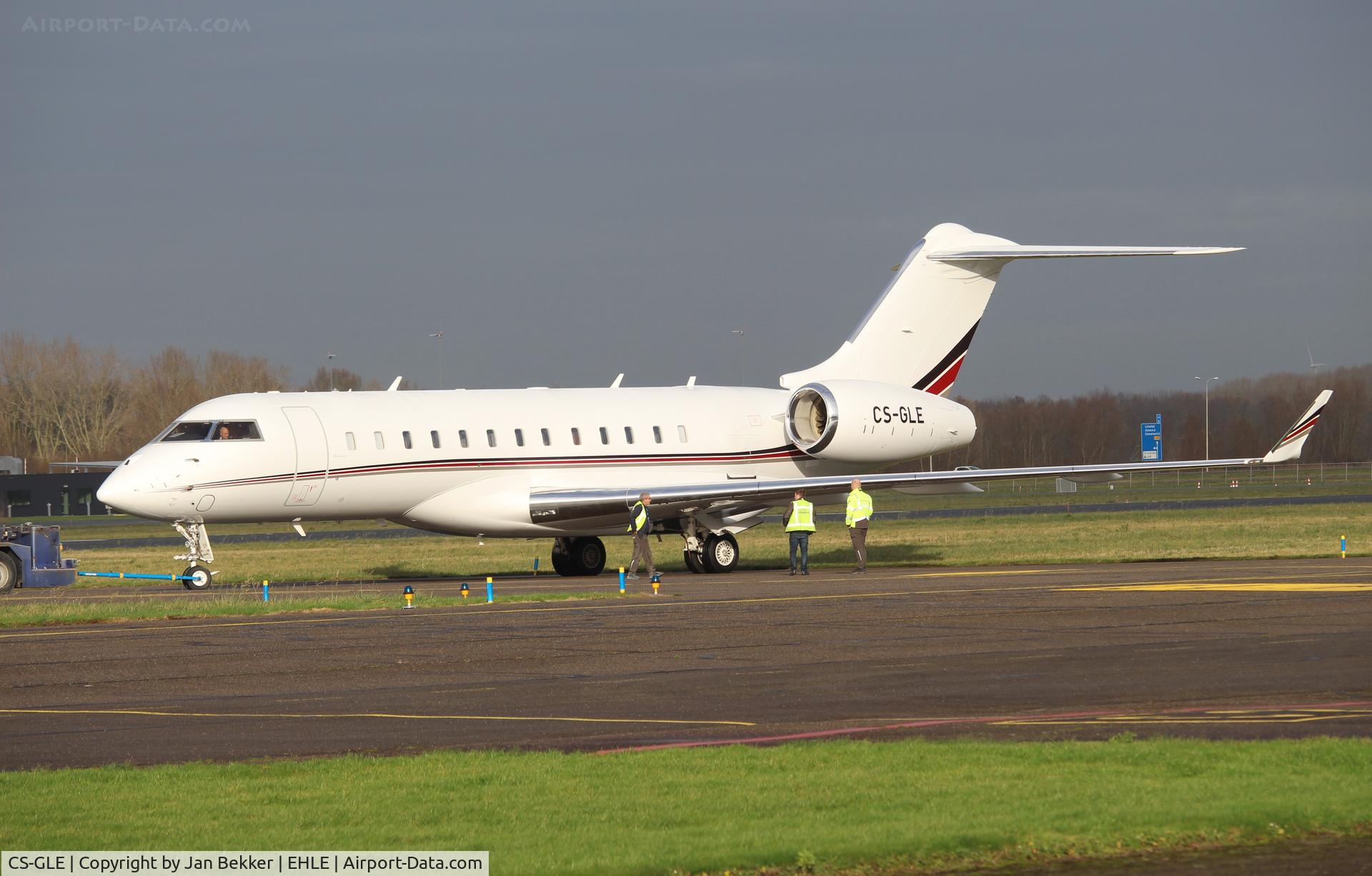 CS-GLE, 2014 Bombardier BD-700-1A10 Global 6000 C/N 9638, After treatment and a fresh livery by Satys at Lelystad Airport nearlyready for departure