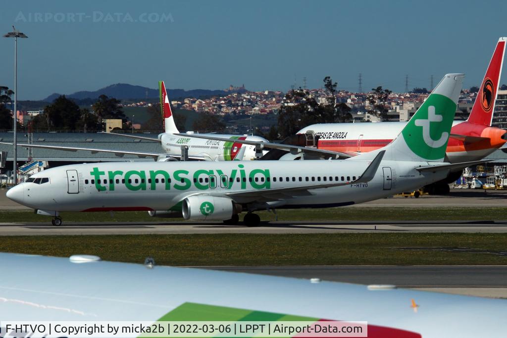 F-HTVO, 2006 Boeing 737-8GJ C/N 34898, Taxiing