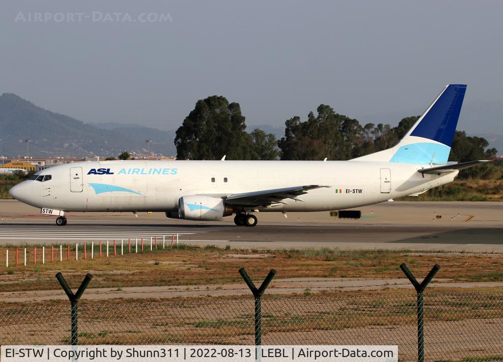 EI-STW, 1998 Boeing 737-4M0 (SF) C/N 29201, Ready for take off from rwy 24L
