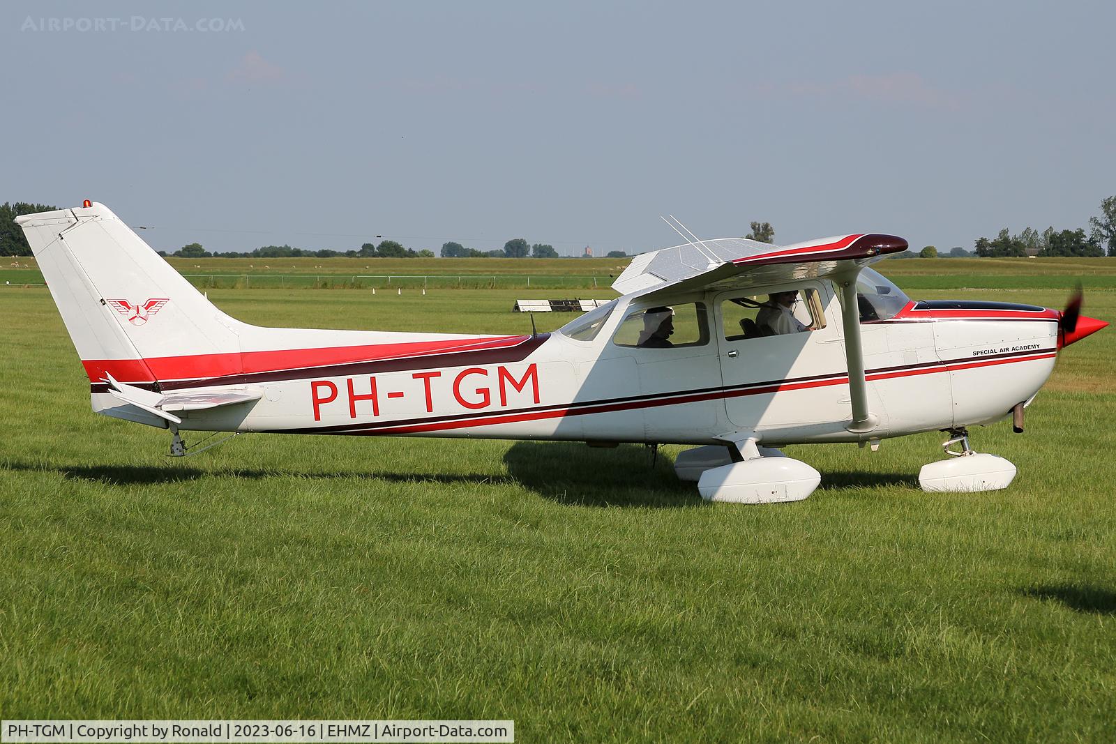 PH-TGM, 1979 Reims F172N Skyhawk C/N 1887, at ehmz