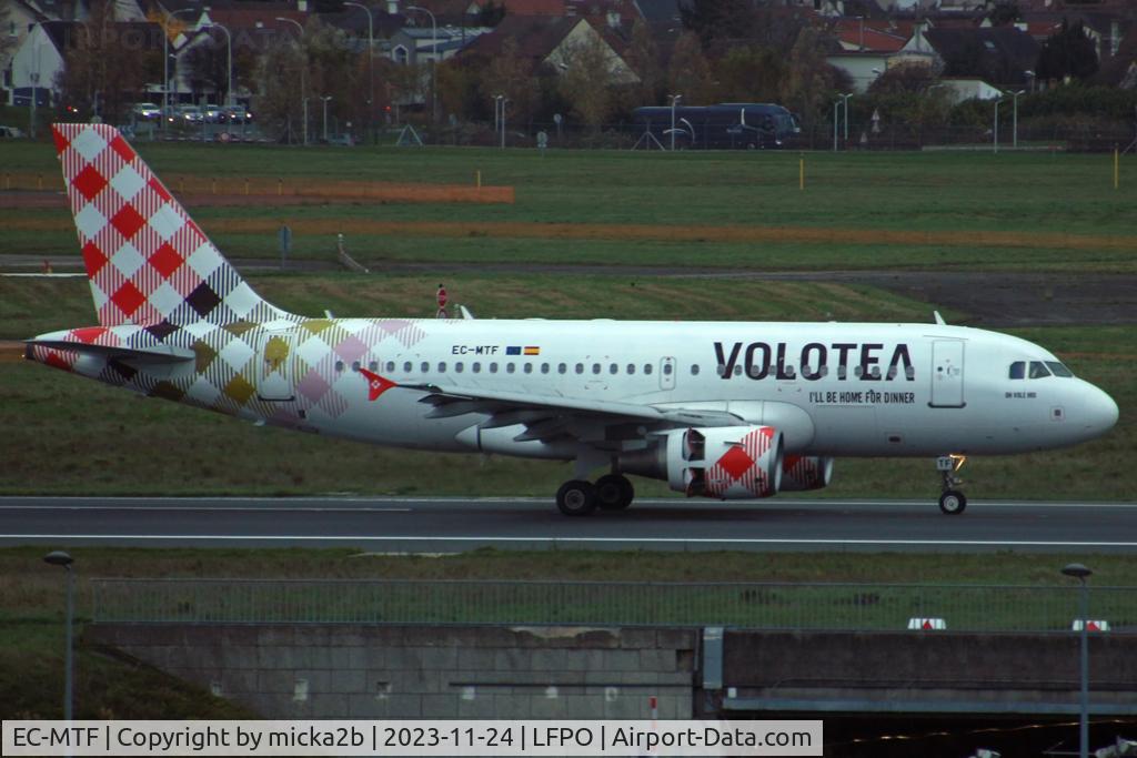 EC-MTF, 2005 Airbus A319-111 C/N 2382, Taxiing