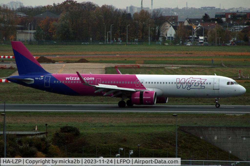 HA-LZP, 2022 Airbus A321-271NX C/N 10875, Taxiing
