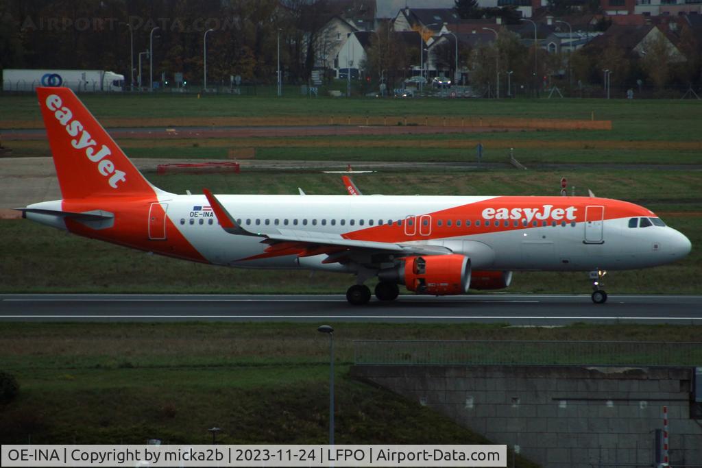 OE-INA, 2017 Airbus A320-214 C/N 7693, Taxiing