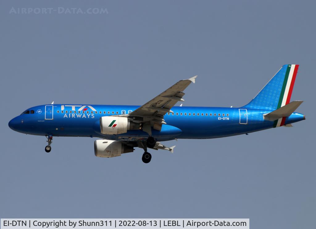EI-DTN, 2009 Airbus A320-216 C/N 4143, Landing rwy 24R