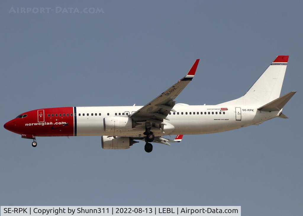 SE-RPK, 2016 Boeing 737-8JP C/N 42073, Landing rwy 24R with white tail...