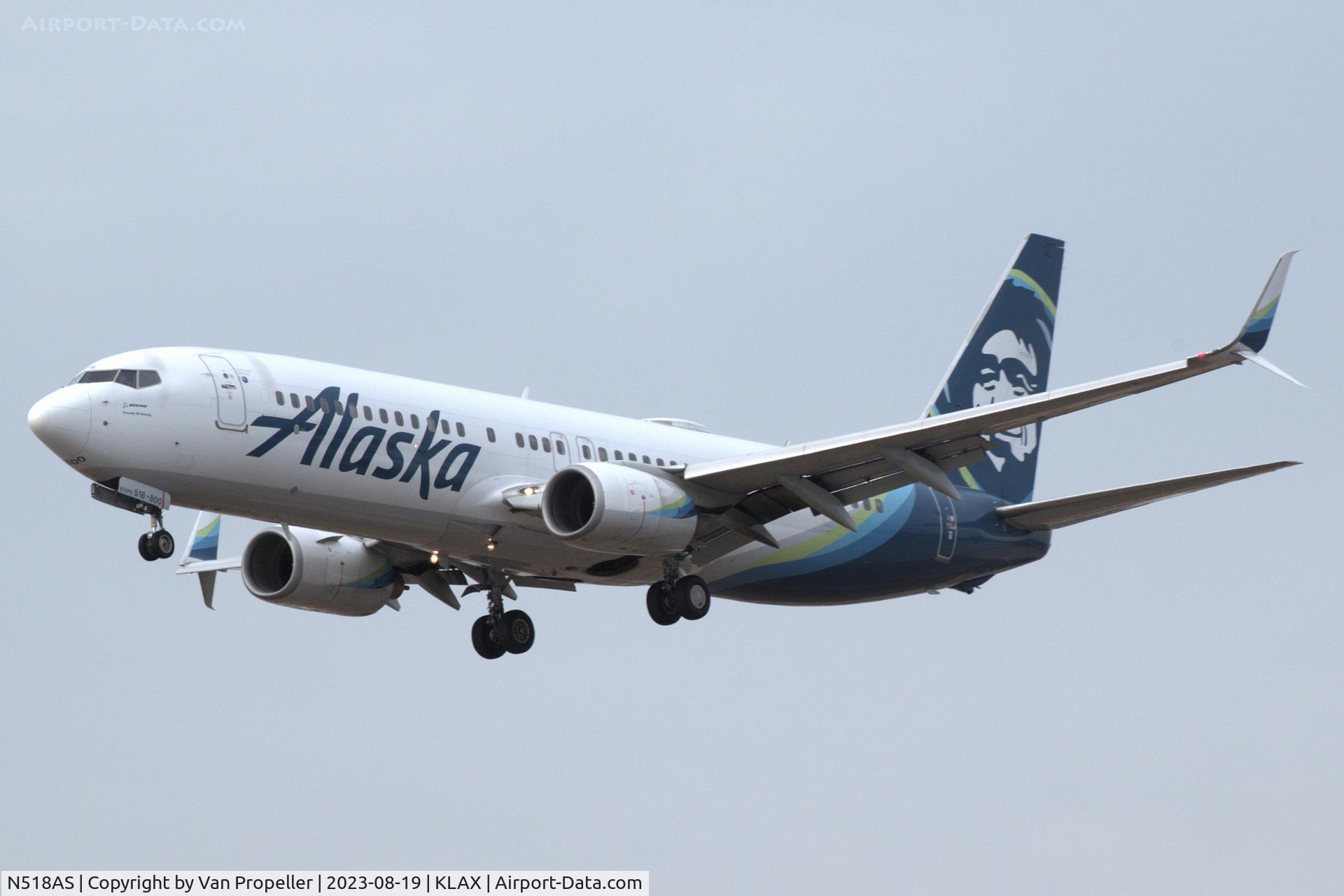 N518AS, 2008 Boeing 737-890 C/N 35693, Alaska Airlines Boeing 737-890 on approach to LAX