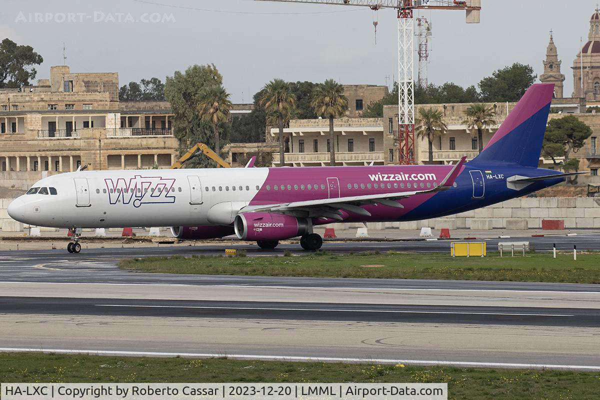 HA-LXC, 2016 Airbus A321-231 C/N 6976, Echo