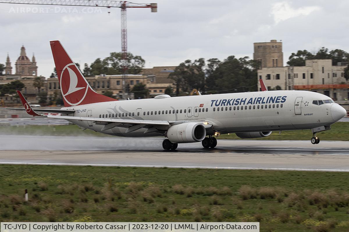 TC-JYD, 2012 Boeing 737-9F2/ER C/N 40978, Runway 13