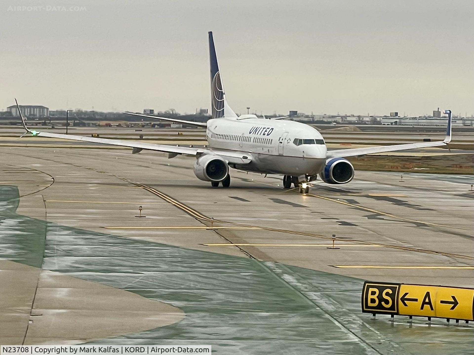 N23708, 1998 Boeing 737-724 C/N 28769, B737 United Airlines Boeing 737-700 N23708 UAL2232 ORD-JAC