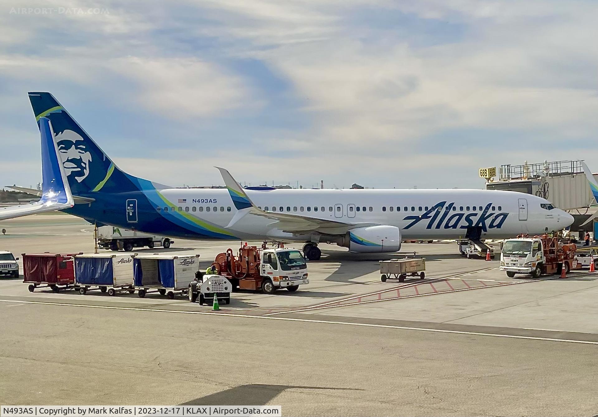 N493AS, 2016 Boeing 737-990/ER C/N 41727, B739 ALASKA 737-990ER  N493AS AS310 KLAX-KORD Gate 68B LAX