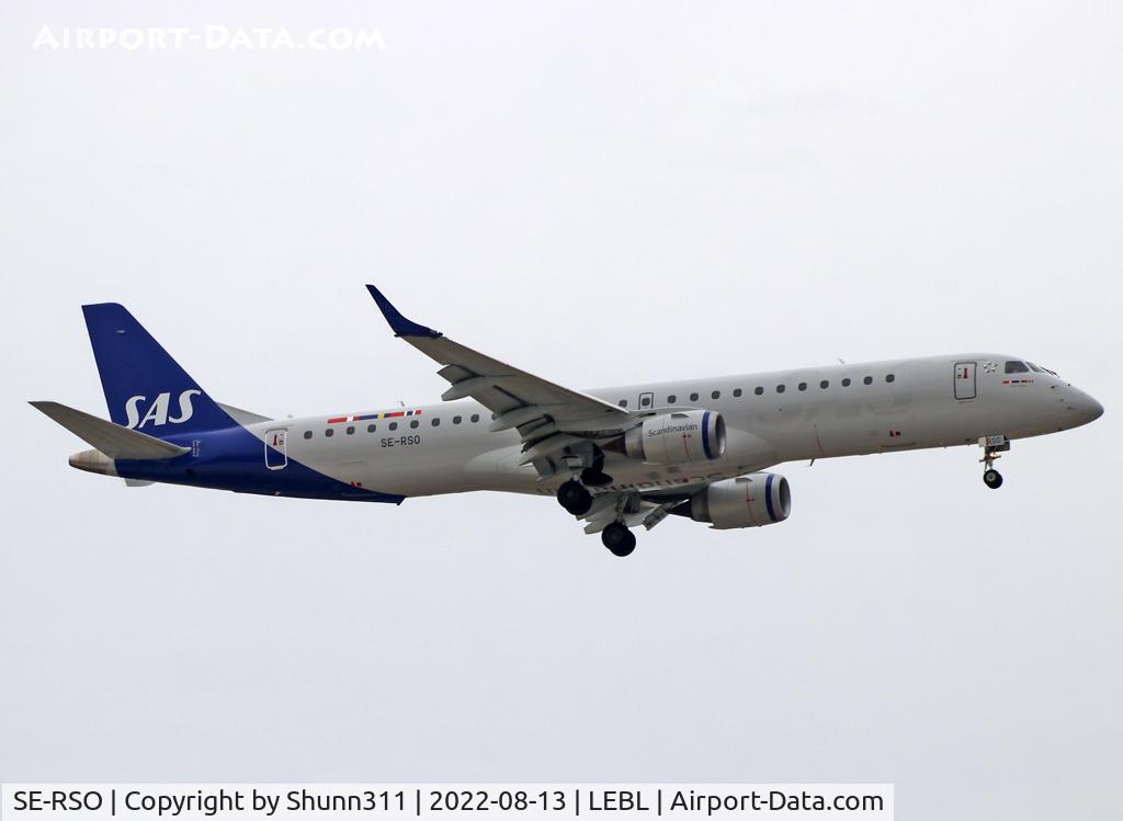 SE-RSO, 2008 Embraer 195LR (ERJ-190-200LR) C/N 19000168, Landing rwy 06L