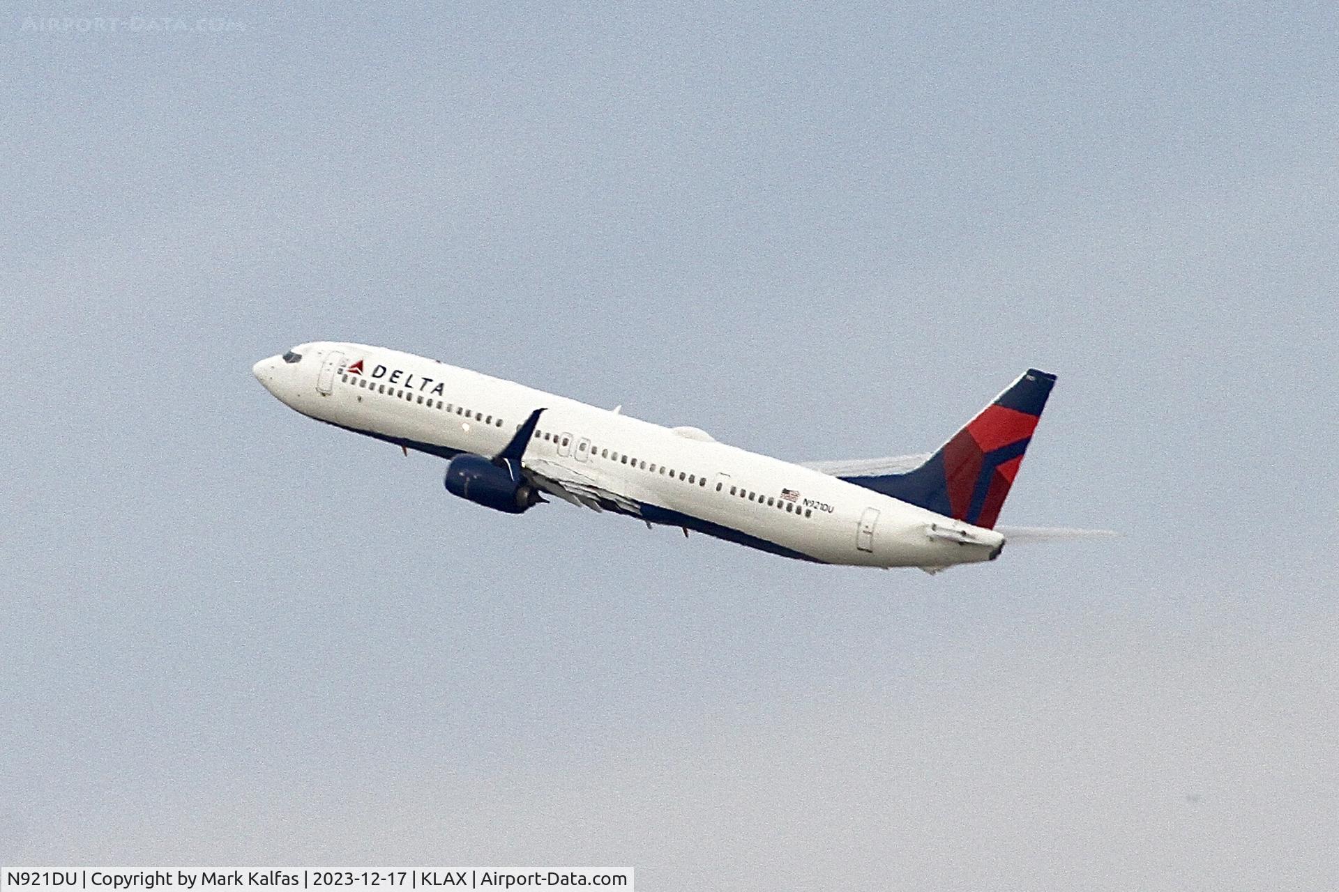 N921DU, 2019 Boeing 737-900/ER C/N 63532, N739 Delta Airlines Boeing 737-900 N921DU DAL413 KLAX-KMSP