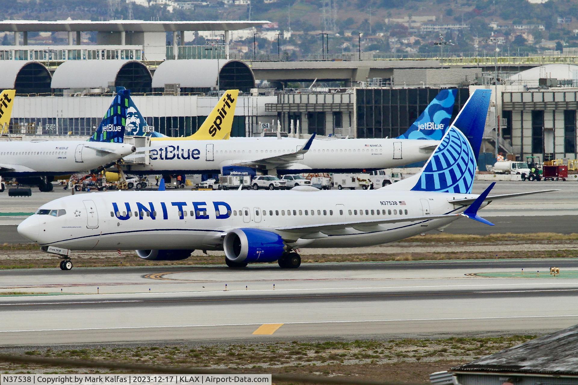 N37538, 2022 Boeing 737-9 MAX C/N 64467, B39M United Airlines N37538 Boeing 737 MAX 9  UAL1481 KLAS-KLAX