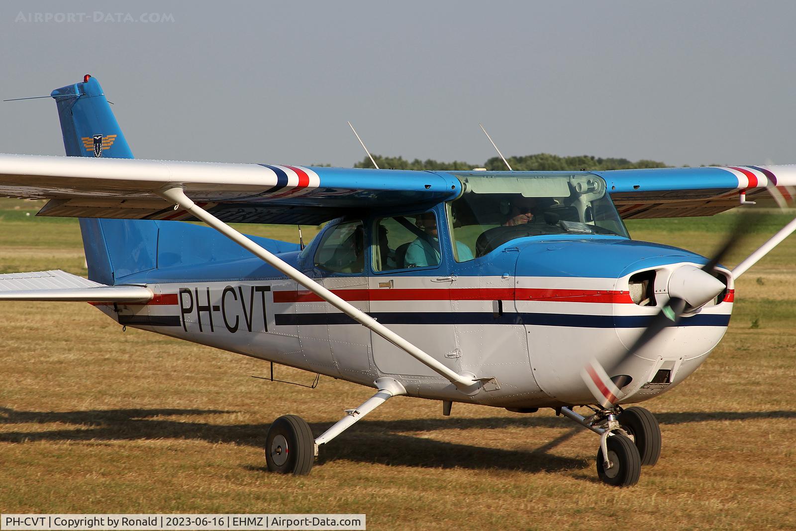 PH-CVT, Cessna 172P C/N 17275333, at ehmz